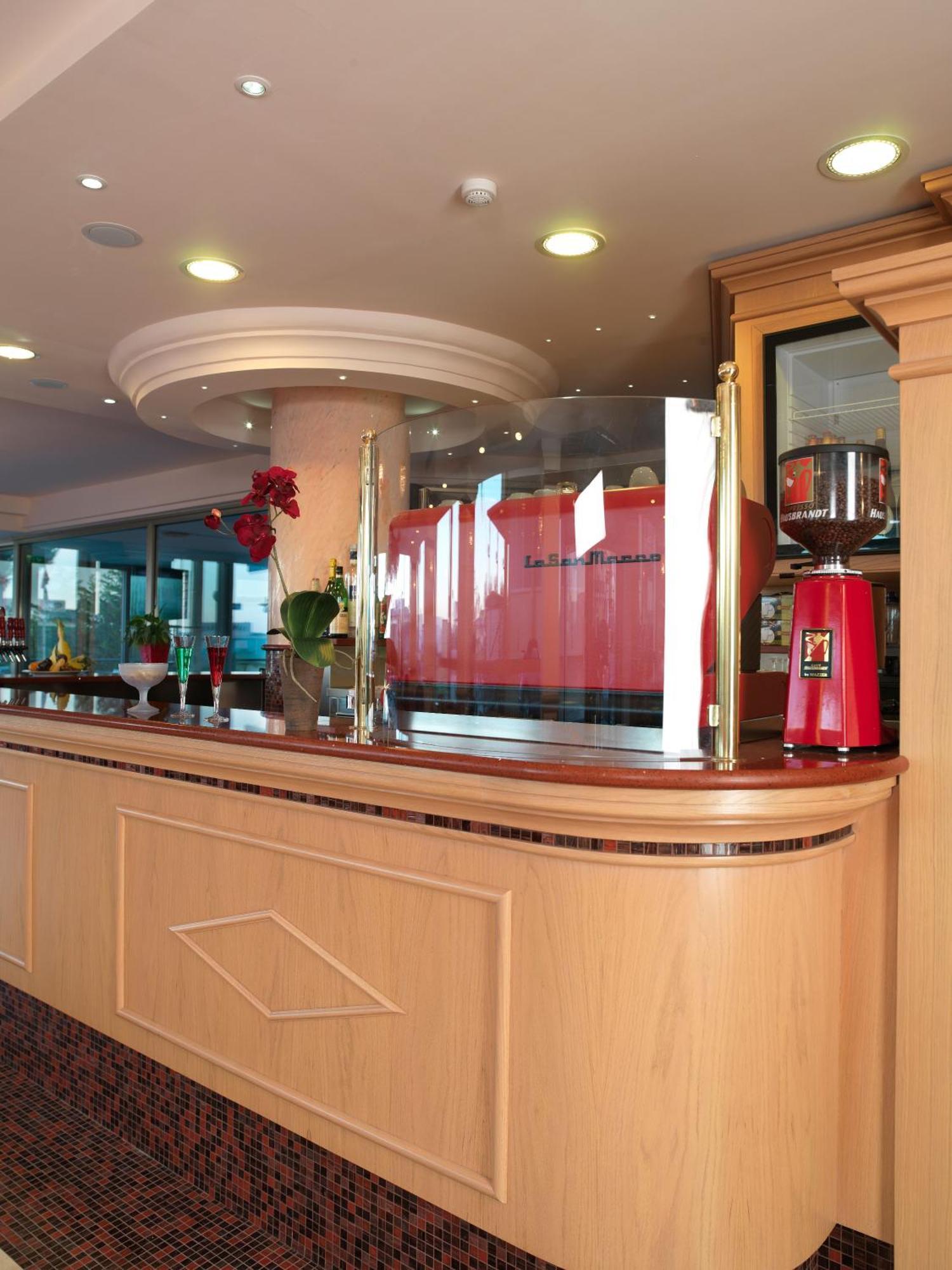 Hotel Mondial Беллария-Иджеа-Марина Экстерьер фото
