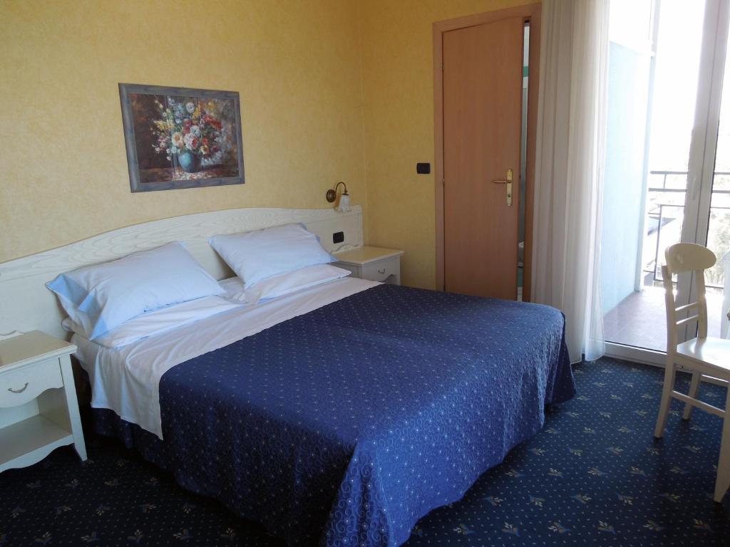 Hotel Mondial Беллария-Иджеа-Марина Номер фото
